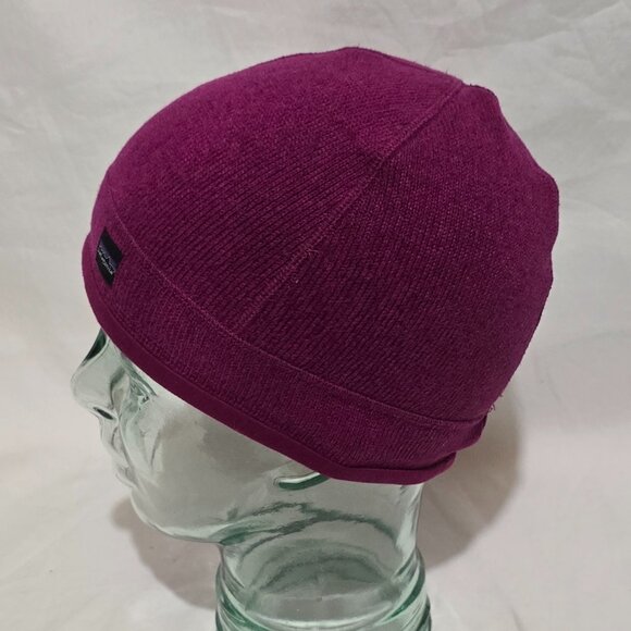 Patagonia #29220 Better Sweater Beanie - FUSCIA - Sz S* 9 7/8" Opening - Picture 2 of 6